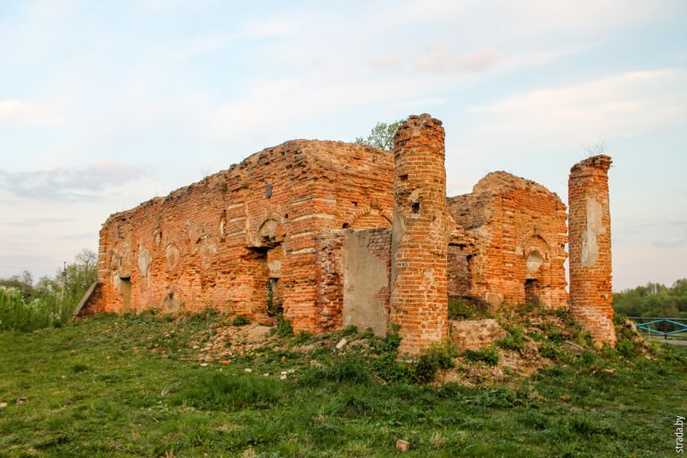 Руины церкви св. Николая